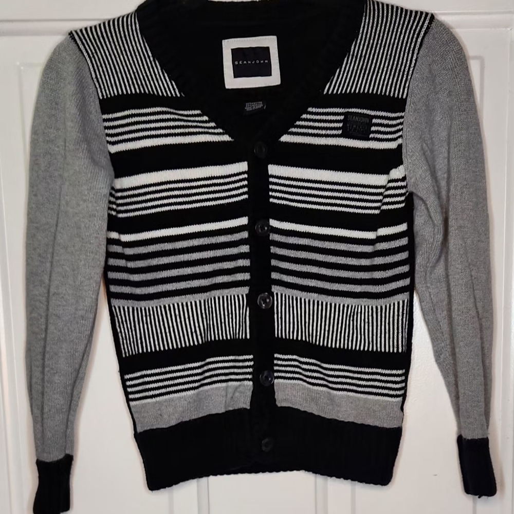 Sean John Black and Gray Cardigan Size M (pit to pit-19" & length-21")